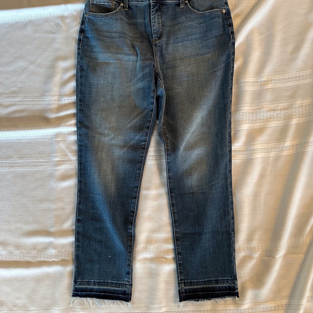 Slim leg ankle jeans, frayed hem,Chicos sz 0.